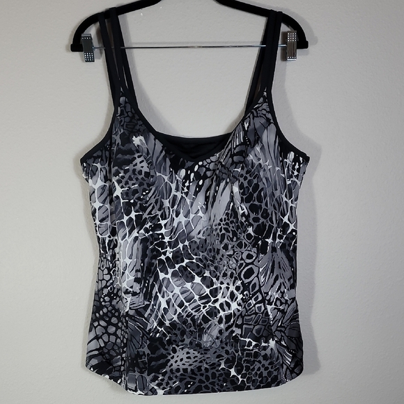 MagicSuit Womens 2 Piece Tankini And Skirt Size 22W/24W Padded Slimming Plus - Picture 2 of 13